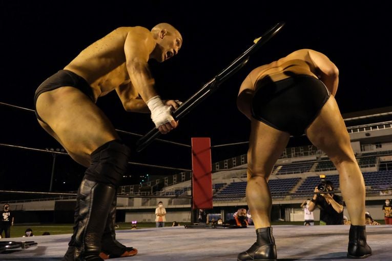 佐藤光留プロデュース『真夏の変態祭り』で諏訪魔に大仁田、鈴木みのるも大暴れ！ 灼熱の旧川崎球場で“1日6試合”の佐藤が感じたのは…？(48)