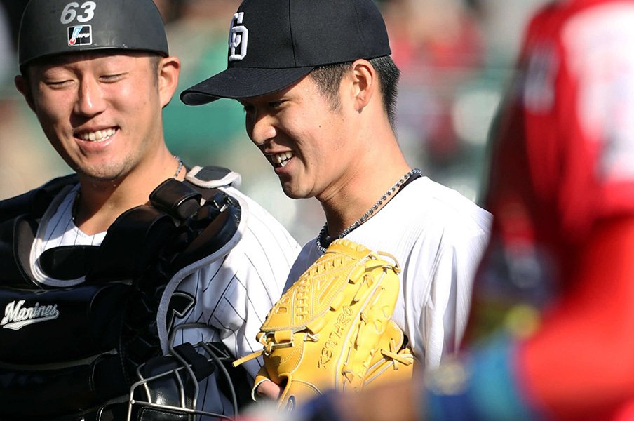 母の声援、身重の妻、そして甲子園。トライアウト、23歳の夢のマウンド。<Number Web> photograph by NIKKAN SPORTS