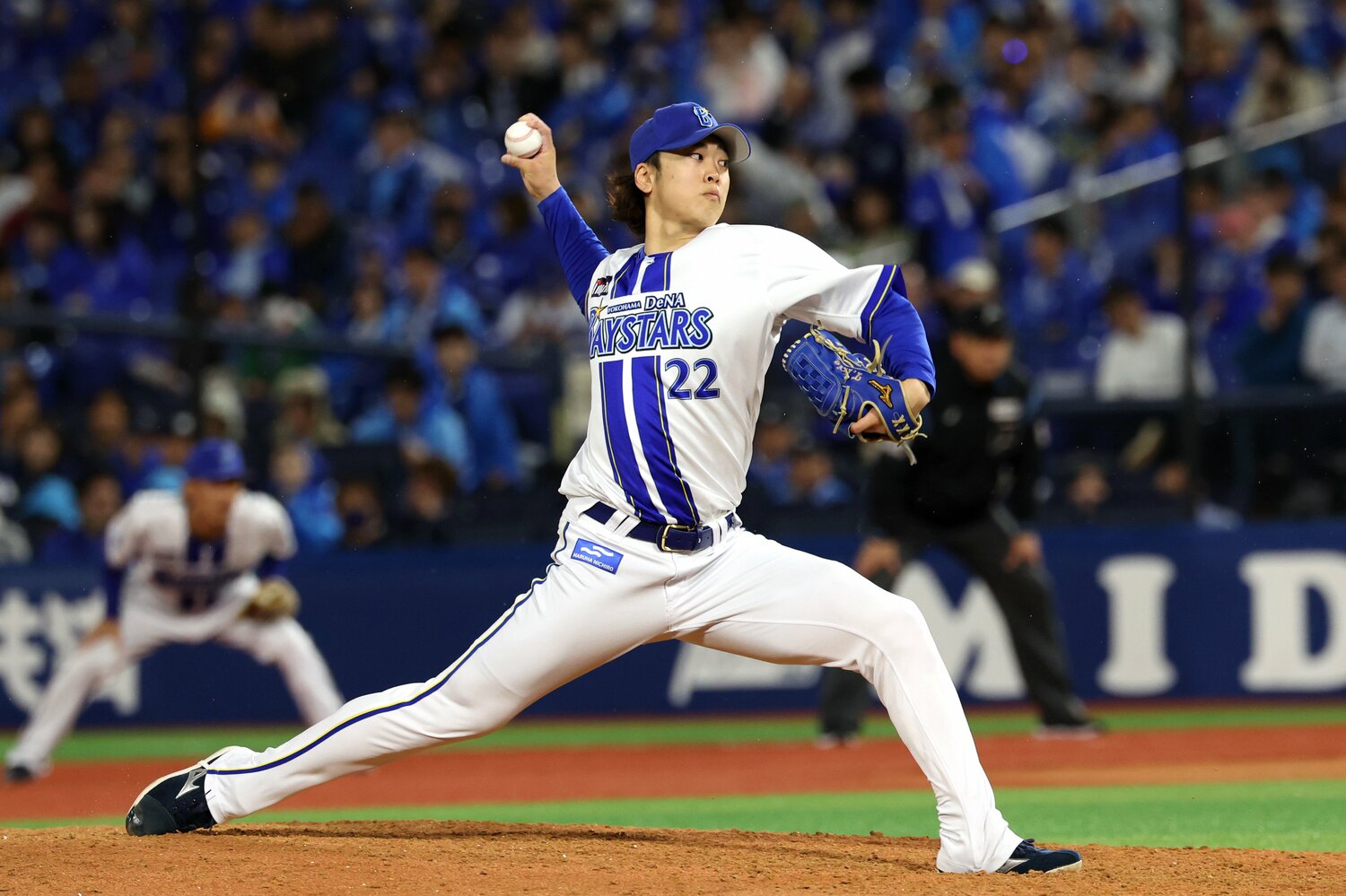 最速159キロの剛球を持つ入江だが、現代野球の先発としては球種を増やすことが必須だった　©JIJI PRESS