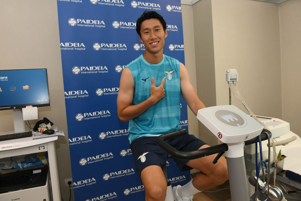 ラツィオ移籍でメディカルチェックに臨む鎌田　©Getty Images