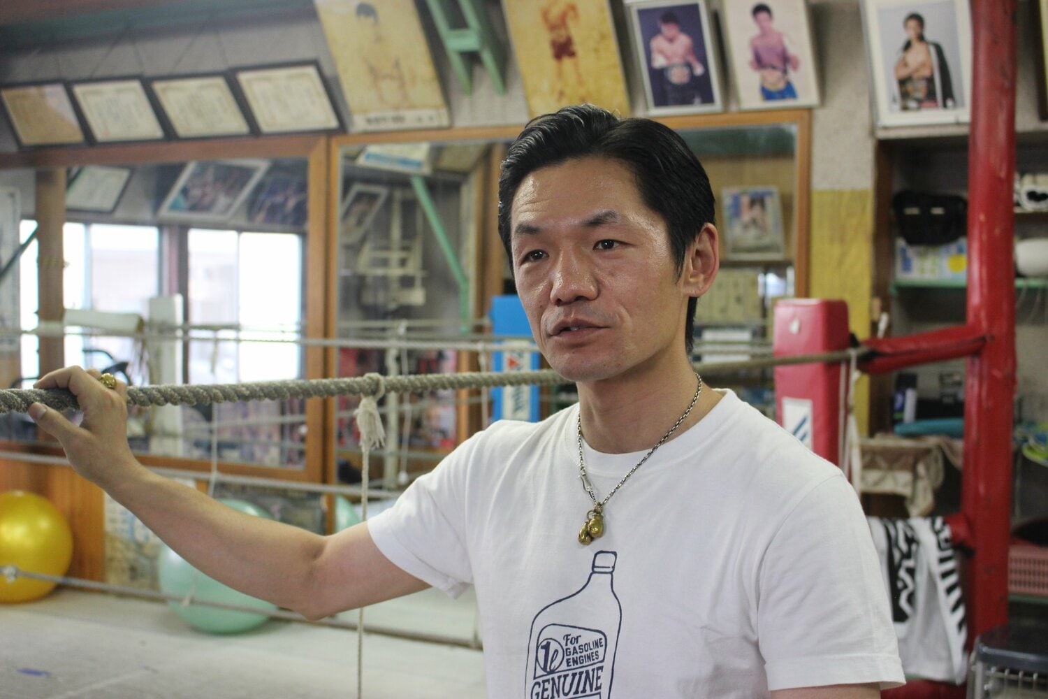 名古屋市の松田ジムで取材に応じる佐野友樹さん　©Number Web