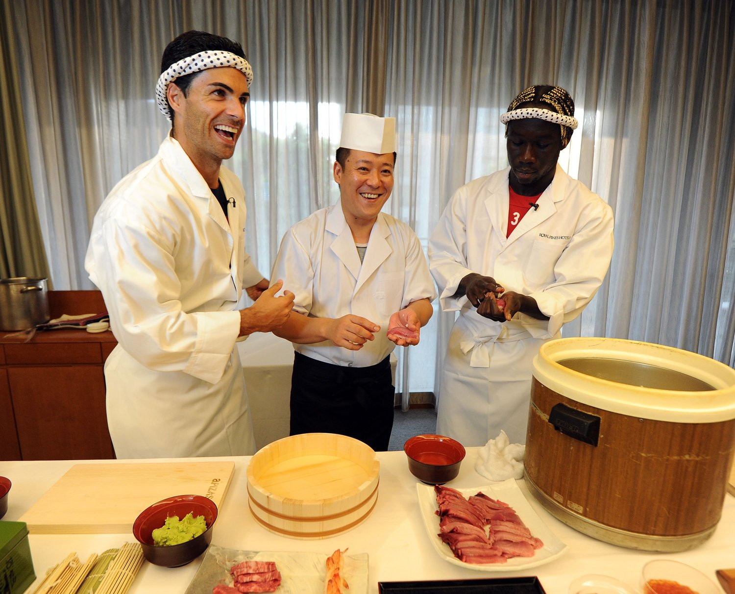 2013年の来日時、現役当時のアルテタと　©GettyImages