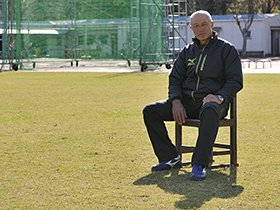 “アジアの鉄人”と呼ばれた父・重信は、66歳の今も週に一度は中京大の学生を指導する。