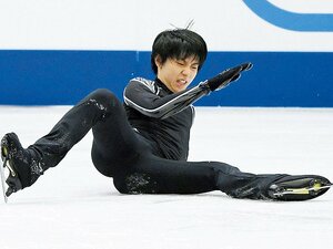 羽生を襲ったアクシデント。4回転ジャンプのリスクとは。～踏み切り、着氷など足首への負担は増している～