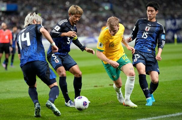 「鎌田大地との関係性」がカギ？ W杯日本代表に守田英正が選外だったワケ…2人の“共存”から“二者択一”への変質と「鎌田の重い役割」とは