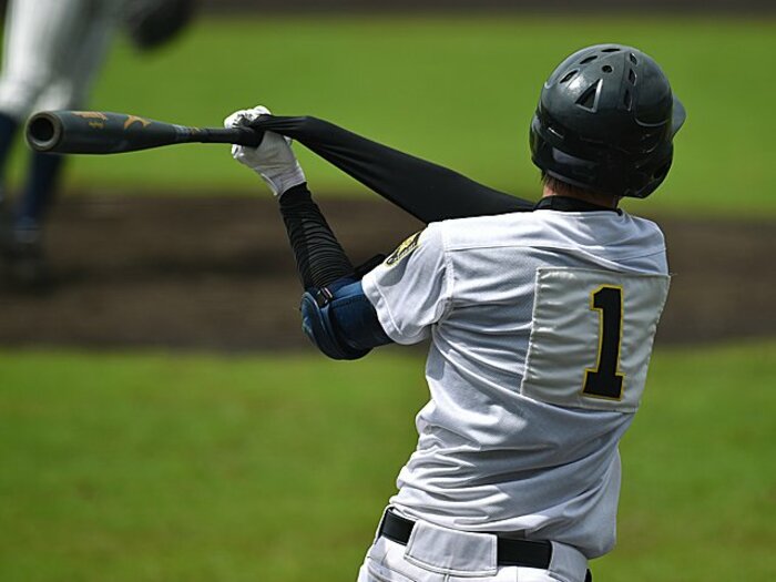 ＜ハンデを超えた高専球児＞ 都城高専・池田怜磨 「右手のないエースで四番」＜Number Web＞ photograph by Hideki Sugiyama