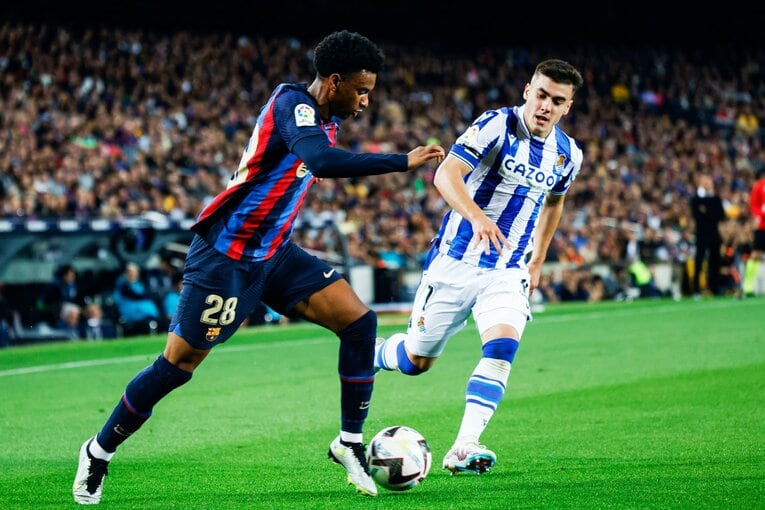 今季9点目！ 久保建英が凄まじい「バルサ撃破ドリブル、ブスケッツ退団・優勝セレモニーが同時に」カメラマンが見た“美しいカンプノウの夜”(54)