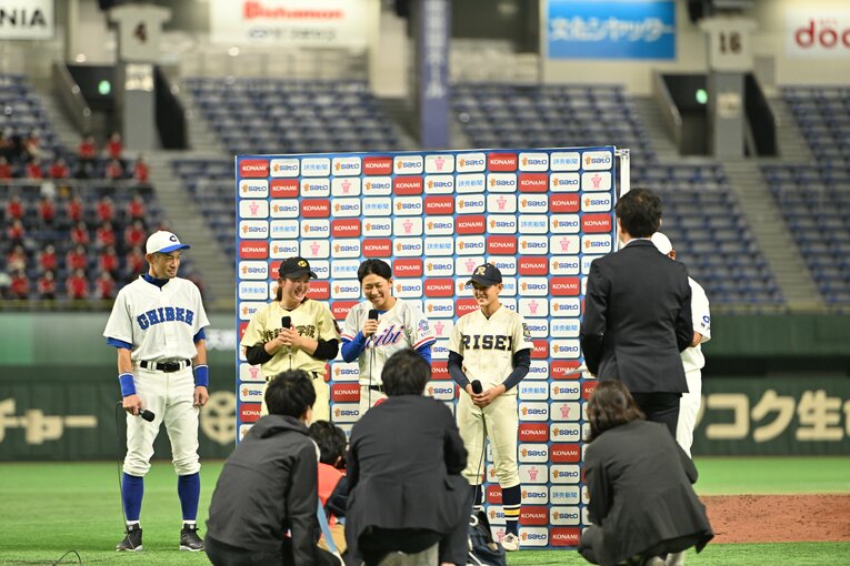 イチロー「僕がいなかったらできないから」女子高校選抜戦までの怪我とプレッシャーとの“知られざる戦い”…試合後に輝いた“49歳の笑顔”(77)