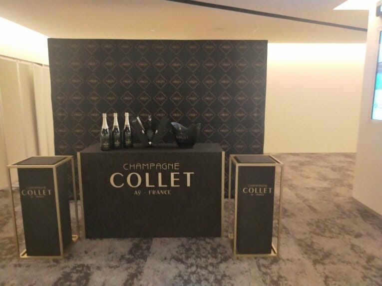 シャンパンのおもてなしも