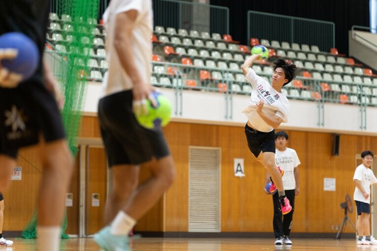 練習では強烈なジャンプシュートを見舞う場面も　©Shiro Miyake