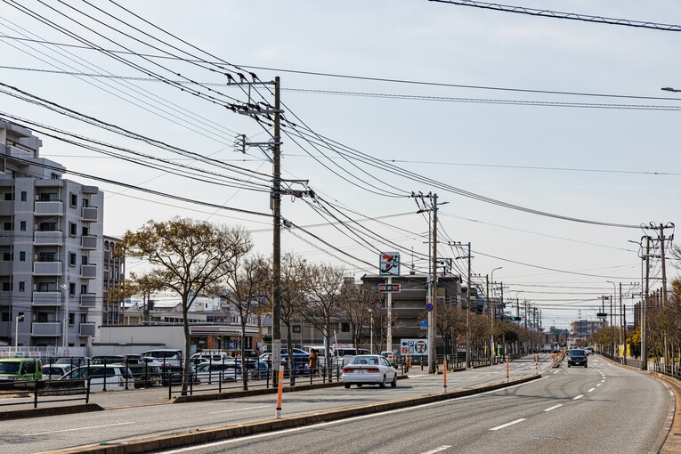 福岡県道538号線沿いを歩く