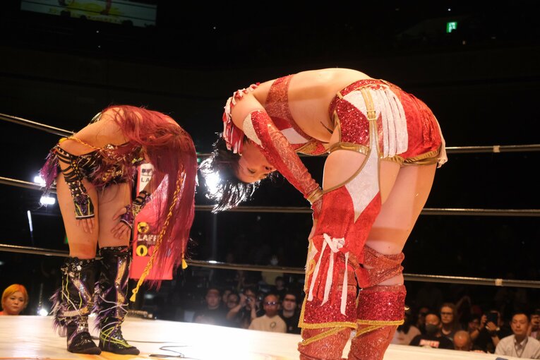 「日本スタイルも出し切った」イヨ・スカイが“WWEでは使えない大技”を…林下詩美が女子プロレス新団体で叶えた夢「今日は紫雷イオが見れた」(81)