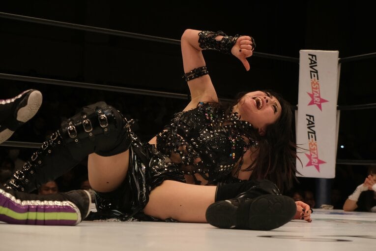 無料中継でも話題を集めた上谷沙弥vsAZM（9月27日）　©Norihiro Hashimoto