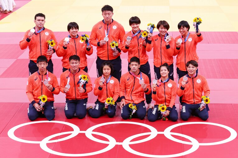 東京五輪・柔道混合団体の表彰式　©︎Naoki Morita/AFLO SPORT