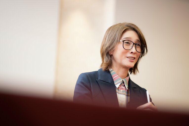 インタビューに答える益子直美さん