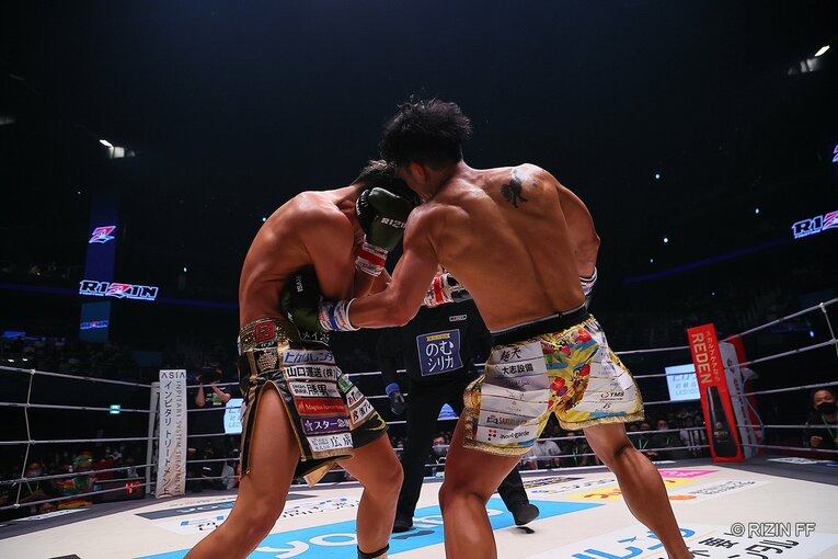 RIZIN.32での皇治vs祖根　©RIZIN FF