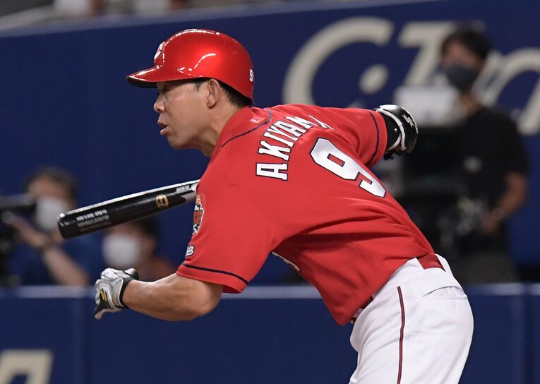 日本復帰初戦では早くもマルチ安打をマークするなど、安打製造機の今後に注目だ　©Sankei Shimbun