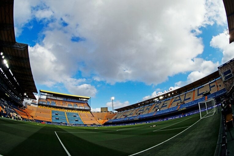 久保建英がエメリ戦術にハメられた？ “代表前の古巣ビジャレアル戦”撮影カメラマンが見た苦闘の要因〈少年ファンはユニをおねだり〉(2)