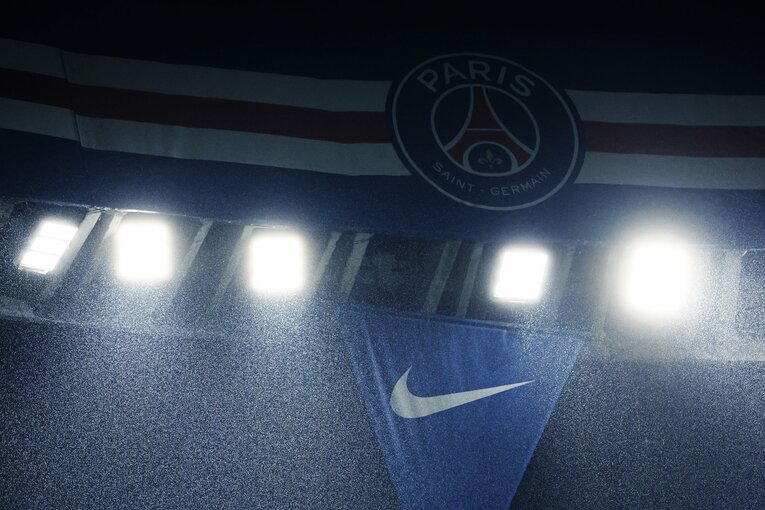 激しい雨の中での試合だった　©Daisuke Nakashima