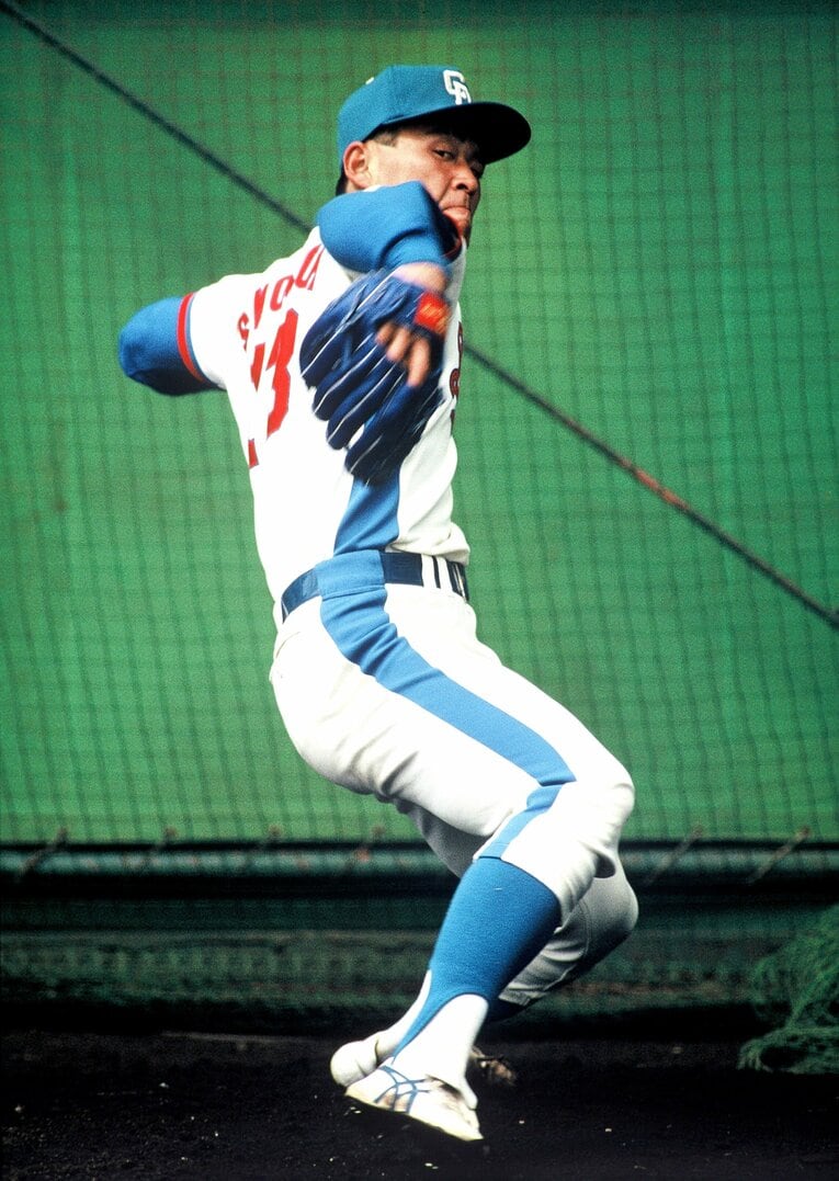 中日入団1年目、キャンプで投げる近藤　©Makoto Kenmizaki