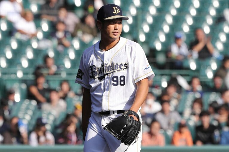 2016年11月12日、甲子園での12球団合同トライアウトに参加した大田阿斗里（当時27歳）。ここで手にした一冊のパンフレットが運命を変えた ／ photograph by Sankei Shimbun