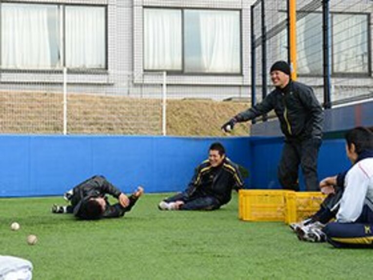 “横浜捕手暗黒時代”最後の希望、高城俊人が谷繁に教えを請う日々。(2)