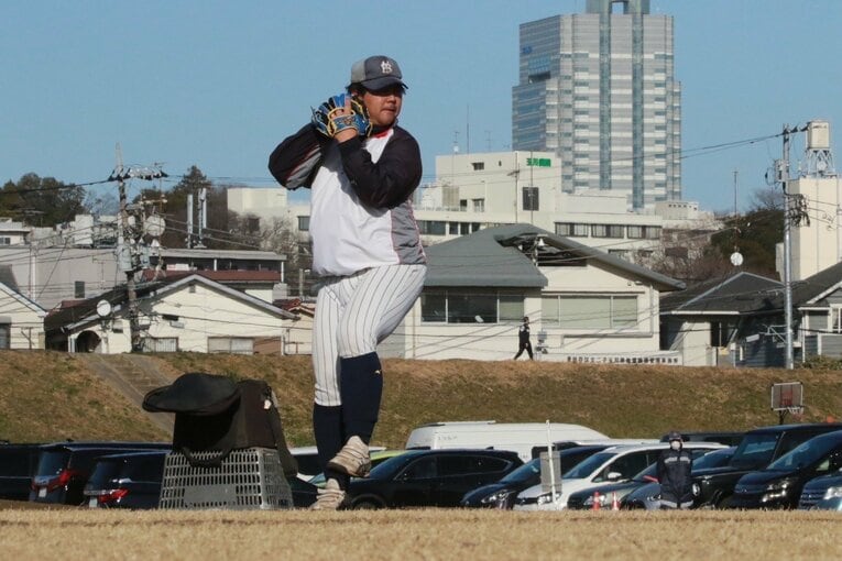【連続写真】現在30歳に。少年野球「用賀ベアーズ」でコーチを務める
