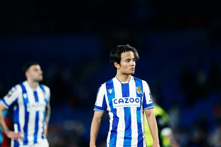 久保建英がELで味わった「先発落ち→敗退」での怒り・悲しみを撮った「タケ！と不調ソシエダサポが期待したが…」〈代表合流前にゴール〉(60)