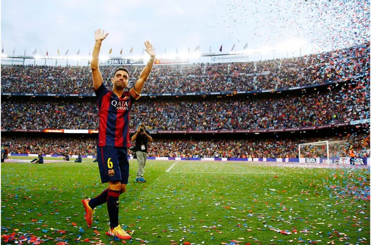 シャビ新監督41歳は暗黒バルサを救えるか 《メッシとの黄金連係・涙を撮ったカメラマン》が就任会見・初采配に見た“希望”とは(53)