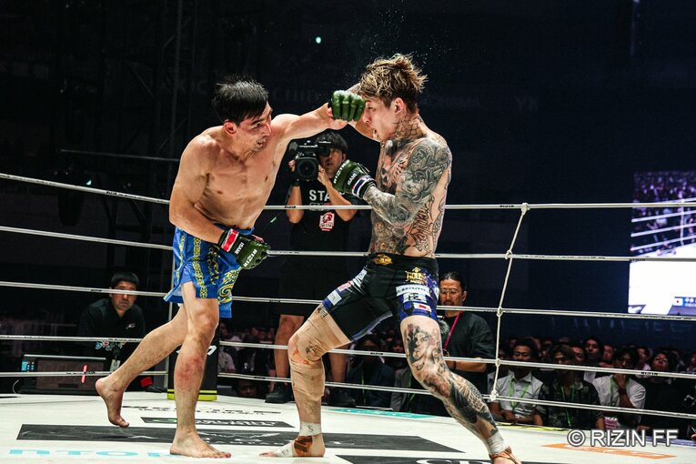 『超RIZIN.5』平本蓮vs.カルシャガ・ダウトベック　©RIZIN FF