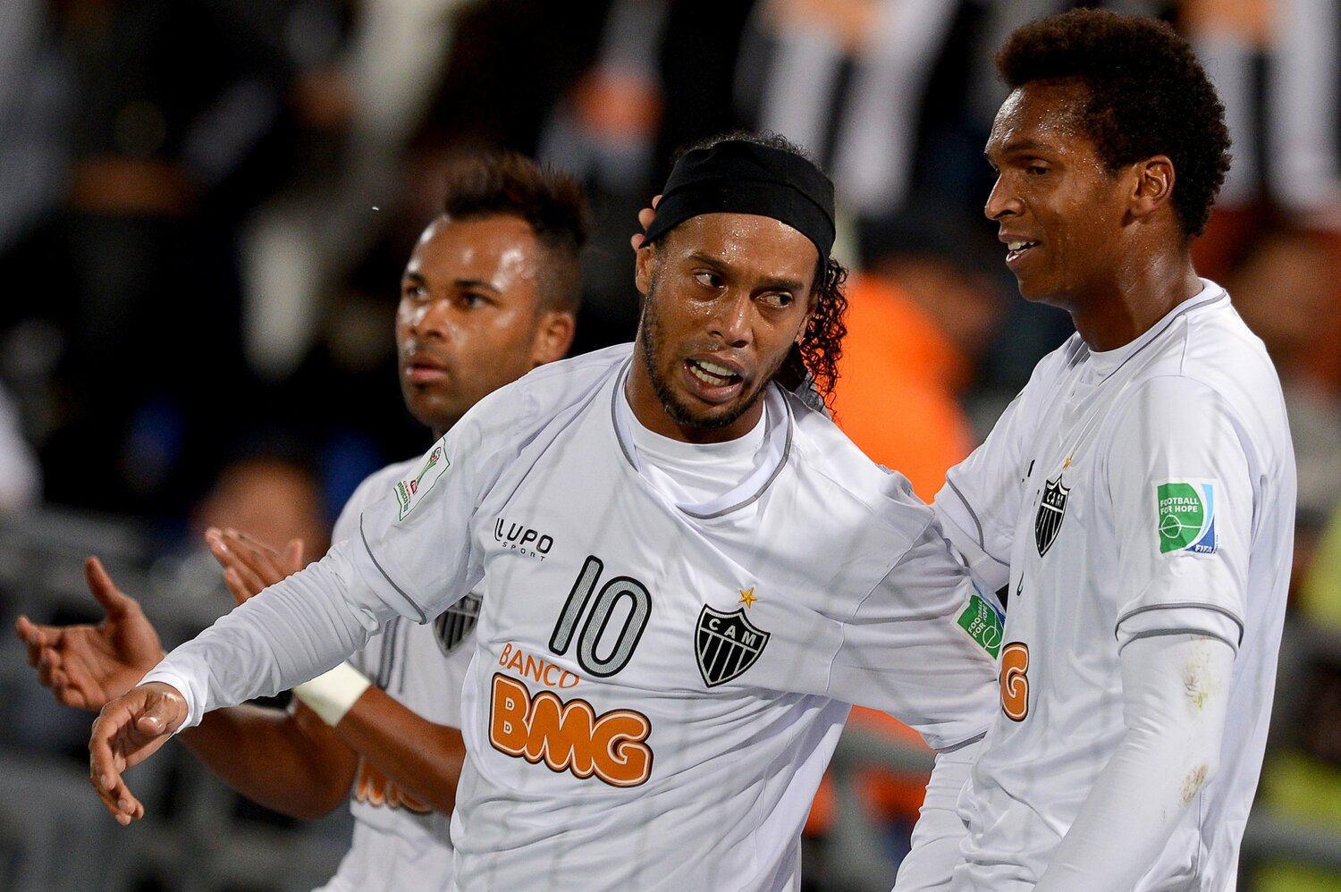 ロナウジーニョとはピッチ上のみならず、夜もコンビを組んでしまった　©Getty Images