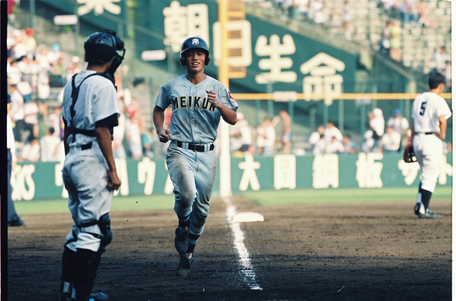 1993年夏の甲子園で新潟明訓史上初のホームランを放った高山通史　©︎Asahi Shimbun