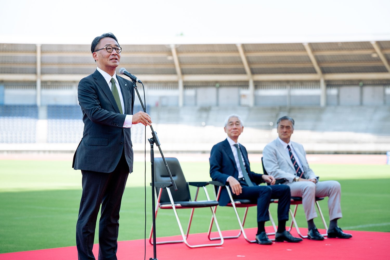 発足式にはジャパンラグビーリーグワンの玉塚元一理事長、NECの森田隆之代表執行役社長も参加。新チームの門出を祝った