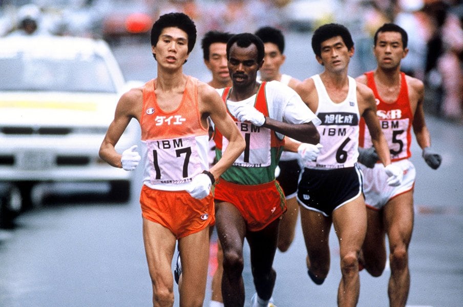33年前、大迫傑よりも速いペースで。一緒に走って感じた中山竹通の殺気。＜Number Web＞ photograph by BUNGEISHUNJU/JMPA