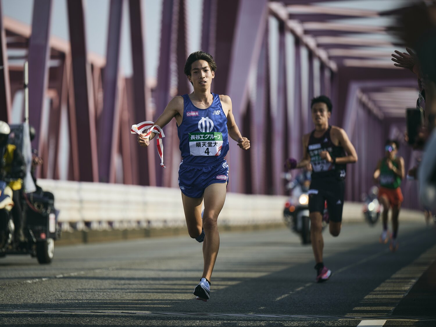 2023年11月、全日本大学駅伝を走る三浦　©Yuki Suenaga