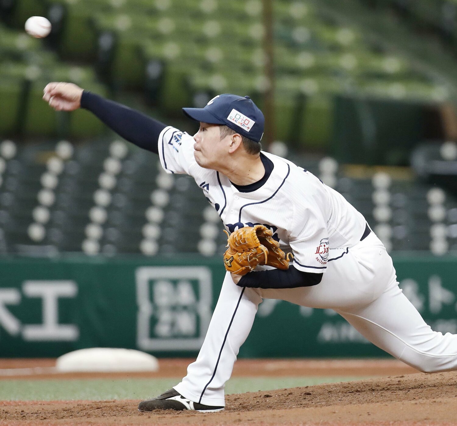 自身にとっての本拠地メットライフドームで登板した多和田　©Kyodo News