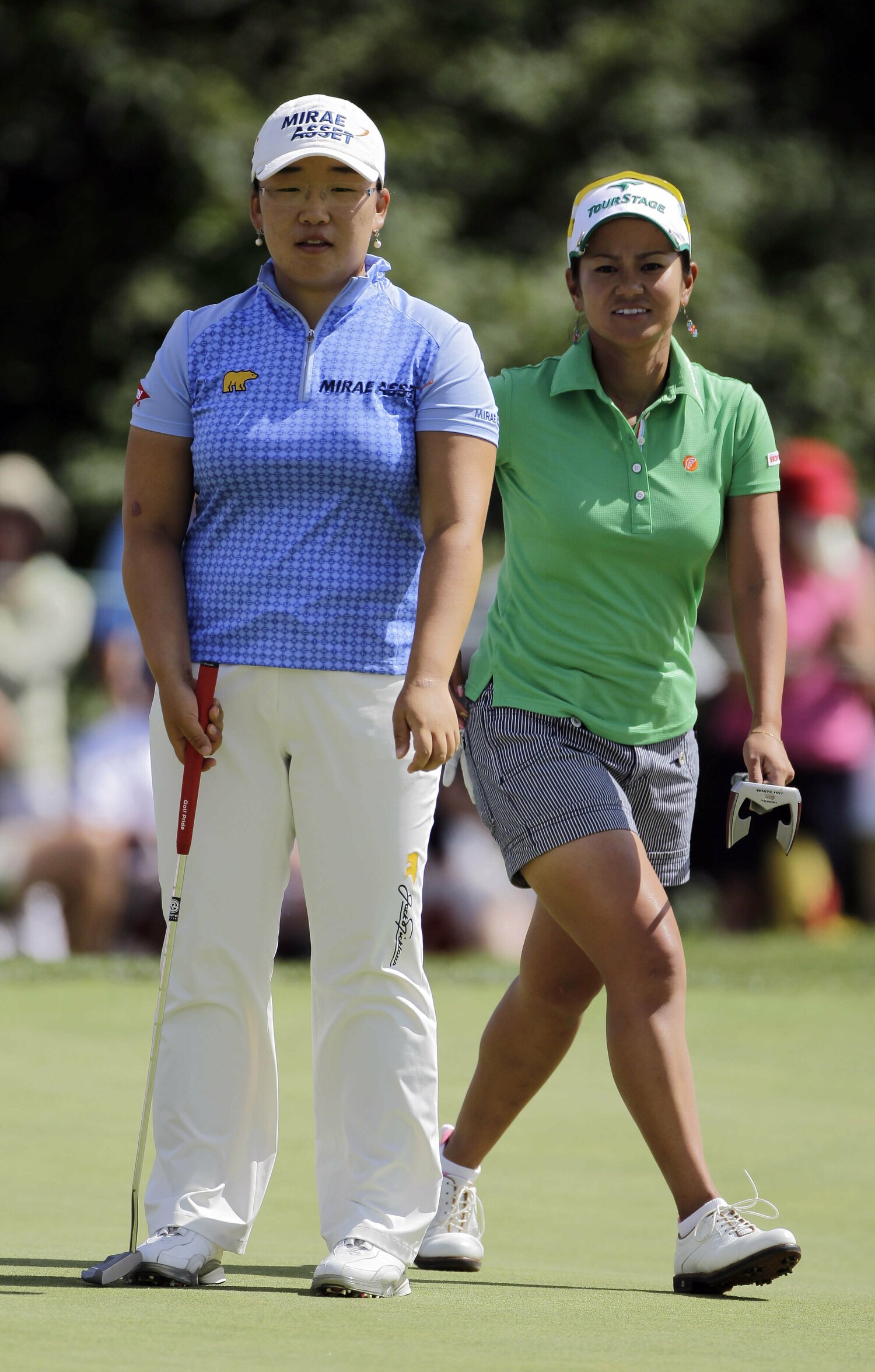 2010年全米女子オープンで同組でプレーする申ジエと宮里藍　©︎AP/AFLO