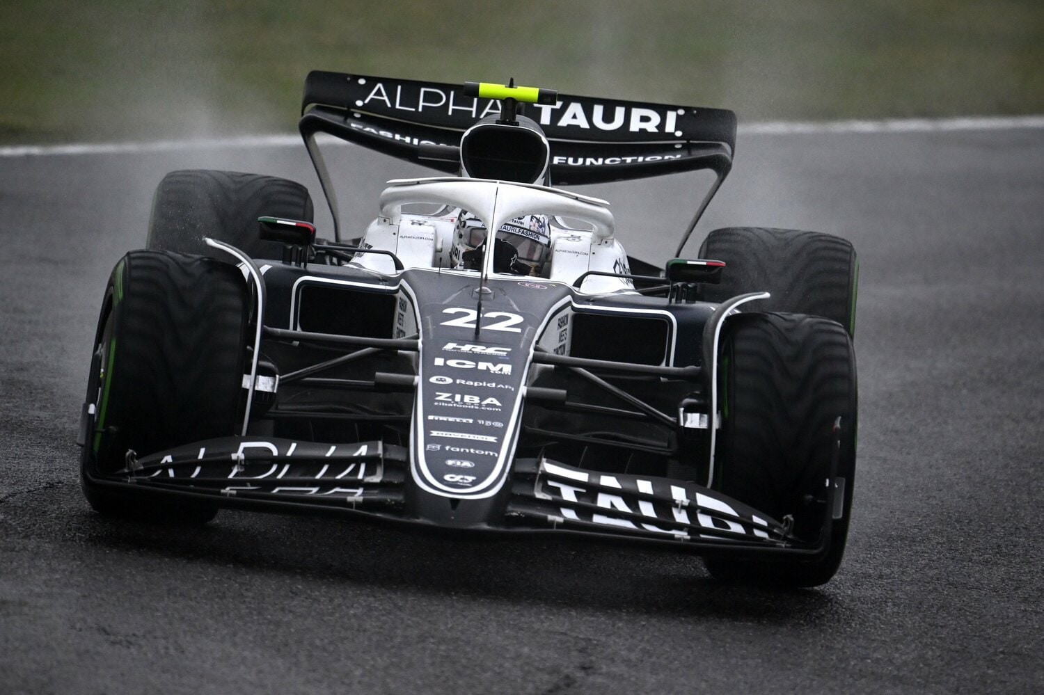 いま持てる力を振り絞って走った角田。13位というリザルト以上の成長を見せた　©Getty Images / Red Bull Content Pool