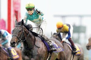 【秋華賞】デアリングタクト、史上初の無敗三冠牝馬へ　「将来はアーモンドアイのように」桜花賞の裏側
