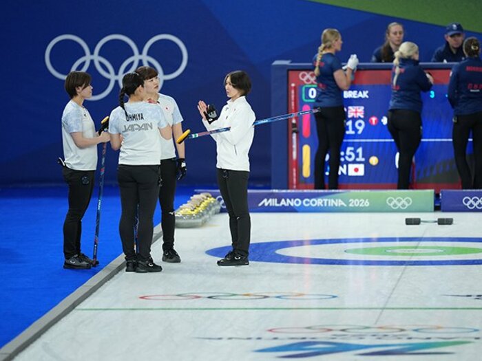五輪女子カーリング舞台裏「ストレスがかかってしまった」吉村紗也香らが明かす…“今までOKだった”突然のルール適用がフォルティウスを苦しめていた＜Number Web＞ photograph by Tsutomu Kishimoto/JMPA