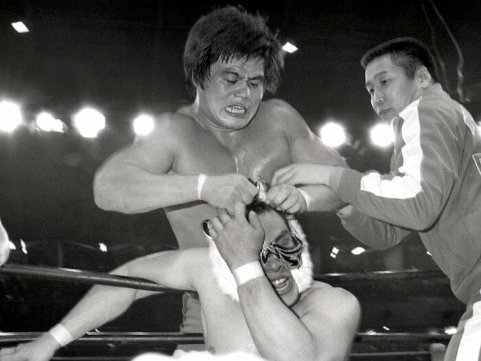 がん闘病30年…“虎ハンター”小林邦昭、68歳で逝く「マスクを破いたり、剥がしたり…」初代タイガーマスクと抗争、引退後は道場の“名物管理人”＜Number Web＞ photograph by Tokyo Sports Press