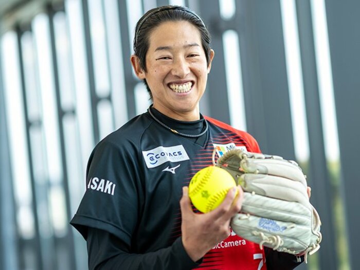 ソフトボール・上野由岐子「もちろん年齢は感じます」“40代女性アスリートとして”左膝手術を乗り越えてクローザー挑戦のいま「神様がまだやめるなと」＜Number Web＞ photograph by Takuya Sugiyama