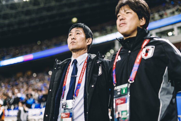 名波浩コーチは日本代表で何を教えているの？」最速W杯決定の“縁の下の