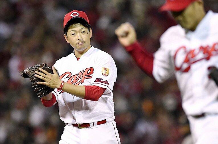 巨人戦、阪神戦での2登板ともにエースらしい内容の投球。大瀬良はいよいよ、カープのエースの風格を備えつつある。 ／ photograph by Kyodo News