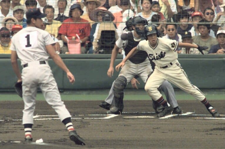 24年前の8月22日、甲子園決勝の舞台でノーヒットノーランを達成した松坂。本人、チームメイト、対戦相手、審判の証言で「奇跡の決勝」を振り返る ／ photograph by KYODO