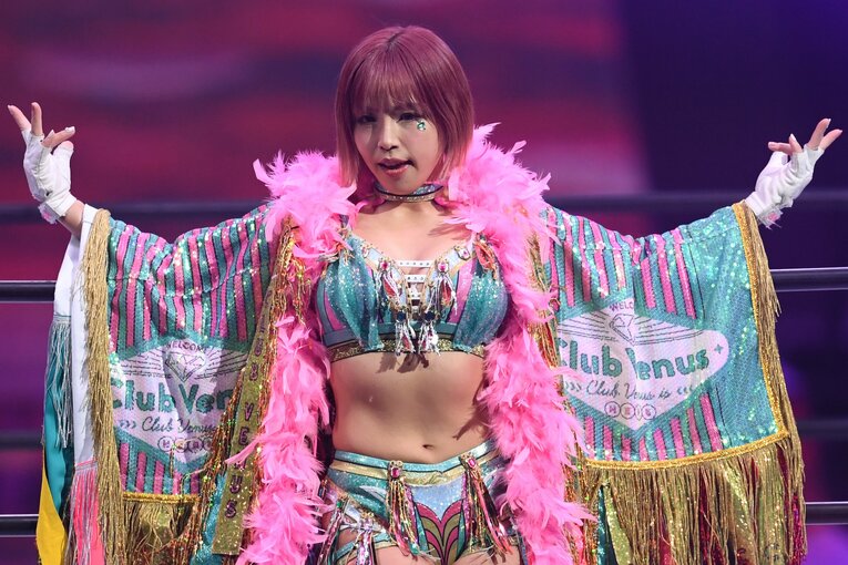 4月23日、横浜アリーナ。上谷沙弥のワンダー・オブ・スターダム王座（白いベルト）に挑んだ白川未奈