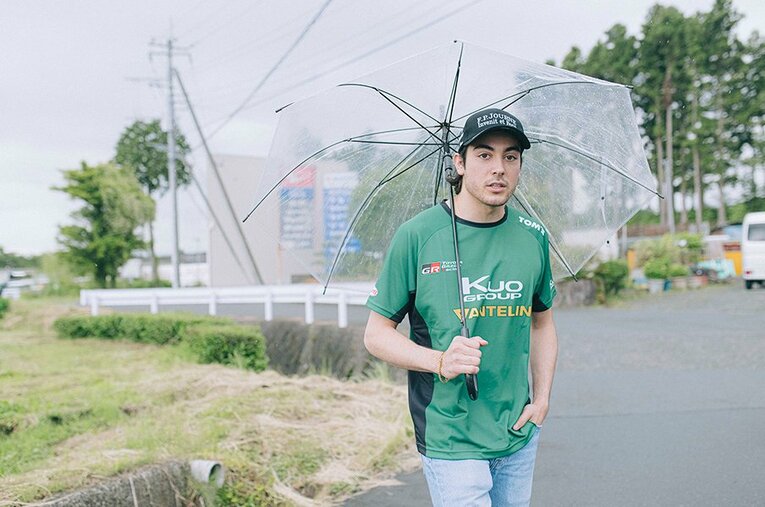 元F1ドライバージャン・アレジと女優・後藤久美子の長男としてテレビに引っ張りだこのジュリアーノ・アレジ。22歳注目のレーシングドライバーの素朴な日常を聞いた　©Asami Enomoto