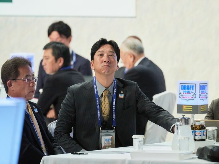 「表情が対照的すぎる！」ドラフト会場で見た巨人と阪神の首脳陣　©Yuki Suenaga