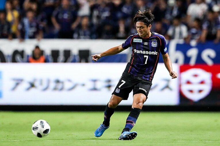 遠藤保仁、J1通算600試合達成へ。親友たちだけが知るヤットの凄さ。(3) ／ photograph by Getty Images