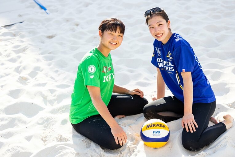 早稲田大1年時に、先輩・中澤恵と　©Hiroaki Yoda